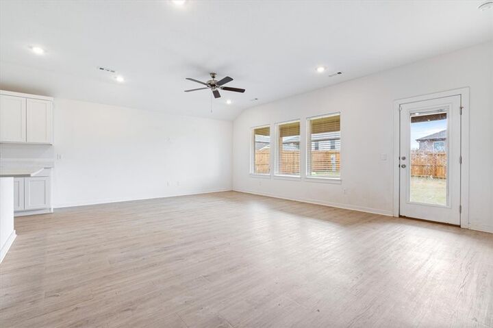 Property Photo: 1051 Emerald Street AR 72753