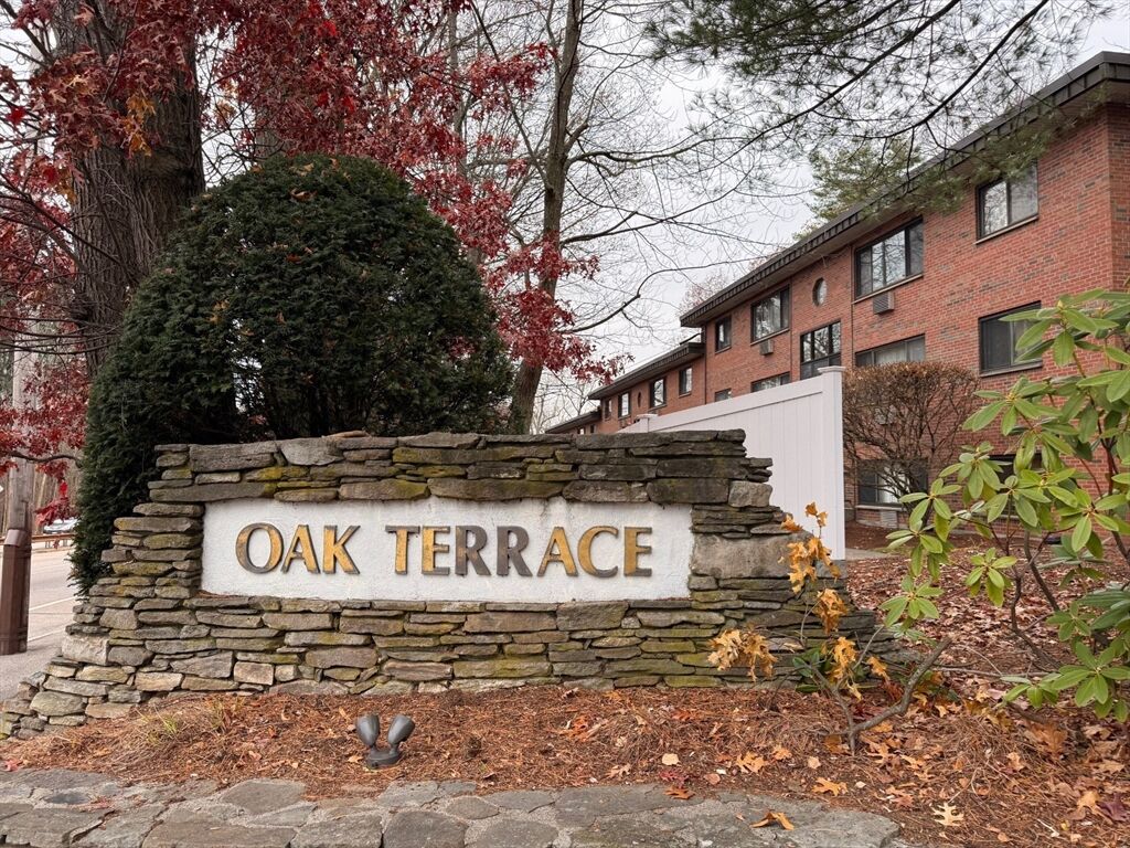 Property Photo:  1325 Worcester Rd D8  MA 01701 