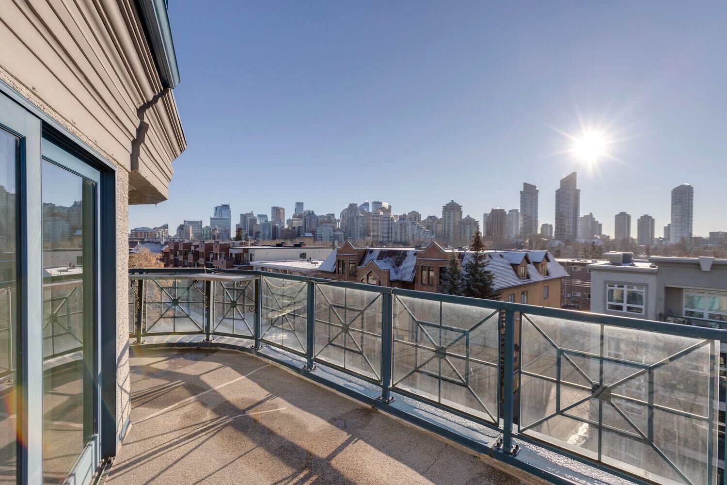 Property Photo: 4 14 Street NW 506 AB T2N 1Z4