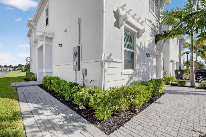 Property Photo:  4645 Meyerson Place  FL 33463 