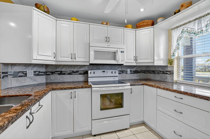 Property Photo: 9880 Marina Boulevard 1522 FL 33428