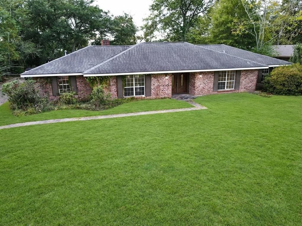 Property Photo:  307 S Texas Street S  LA 70634 