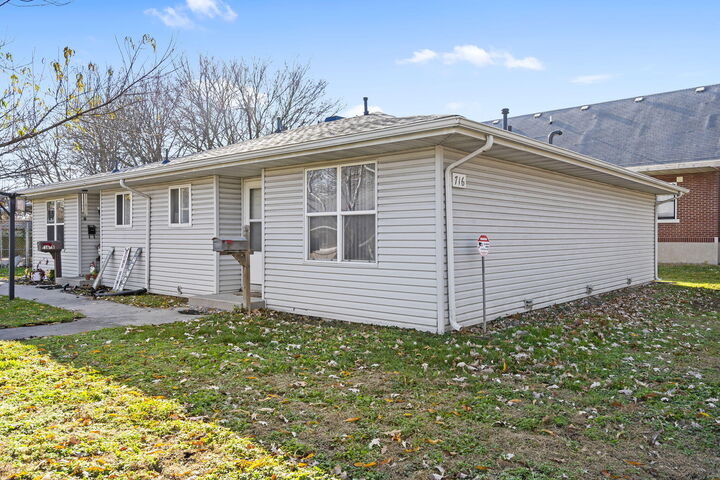Property Photo: 716 E Locust Street MO 65803
