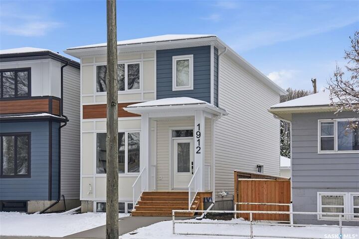 Property Photo: 1912 Herman Avenue SK S7M 0M8
