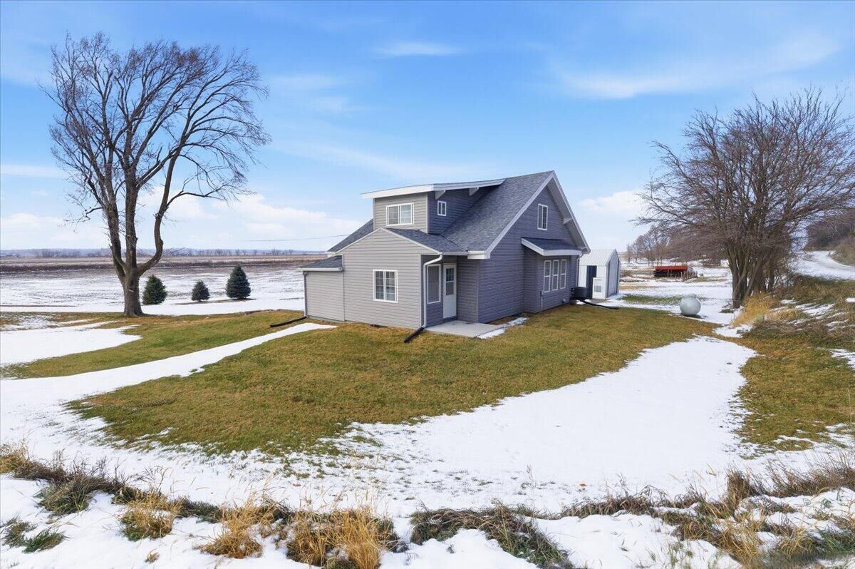 Property Photo: 20800 Paddock Avenue IA 51561