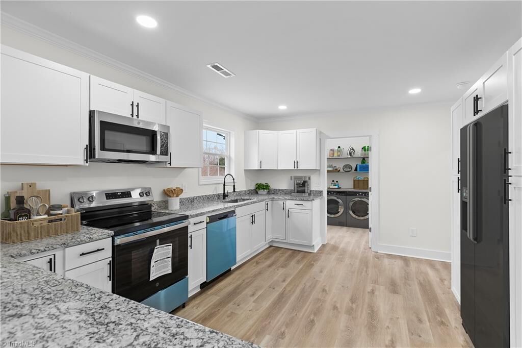 Property Photo:  5420 US Highway 21  NC 28642 