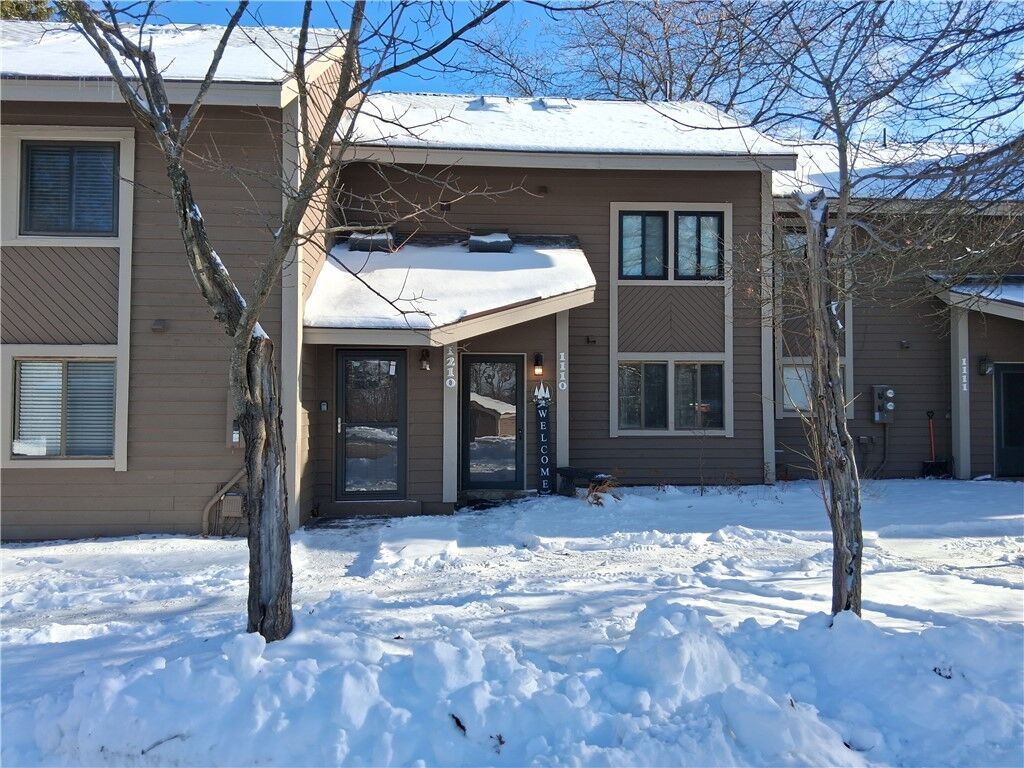 Property Photo:  1110 Forbes Lane  PA 15502 