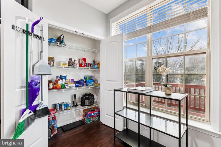 Property Photo: 1110 Carinoso Circle MD 21144