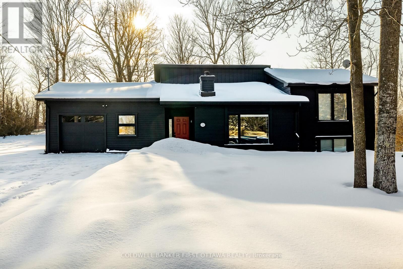 Property Photo:  6779 Roger Stevens Drive  ON K7A 4S6 