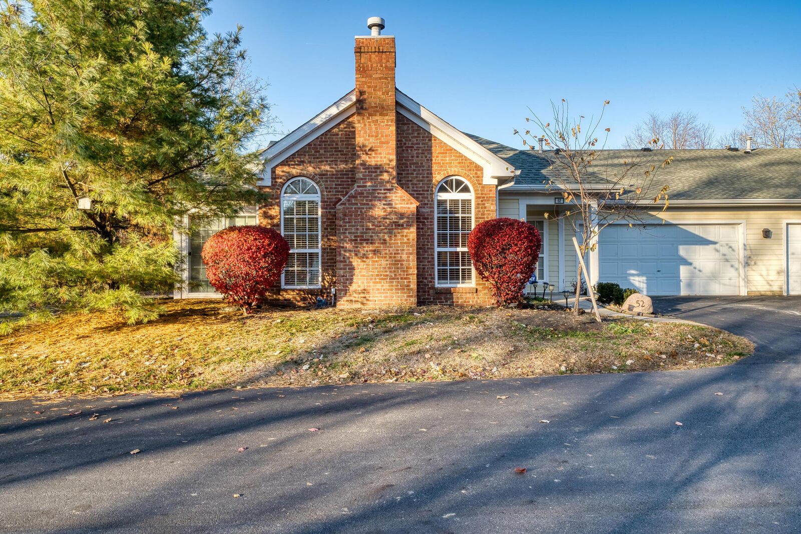 Property Photo: 52 Orchard Oak Drive OH 43004