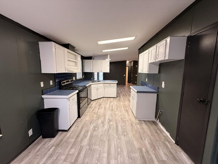 Property Photo:  300 Ridgewood Avenue  FL 32569 