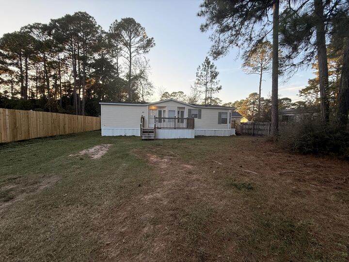 Property Photo: 300 Ridgewood Avenue FL 32569