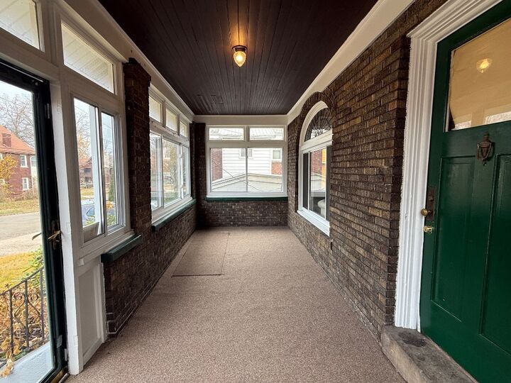 Property Photo: 1129 E 4th Street PA 16507