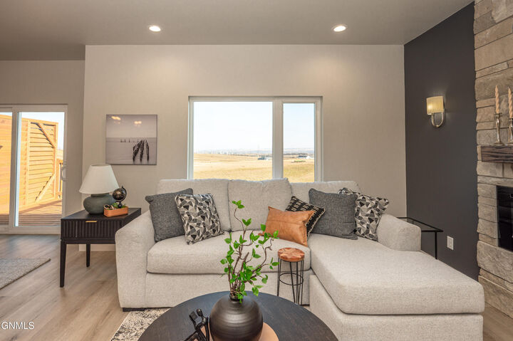 Property Photo:  1016 Beretta Street NW  ND 58554 