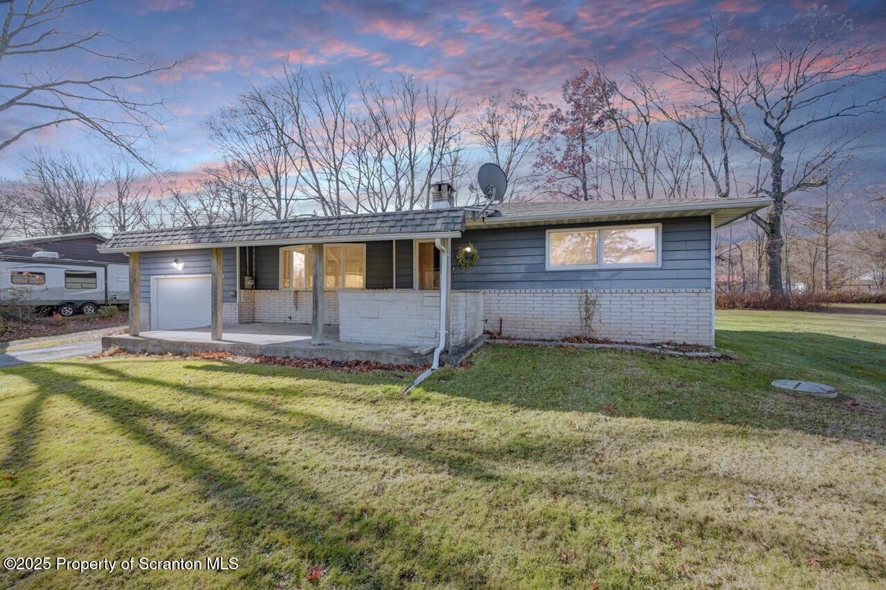 Property Photo:  580 Arnold Drive  PA 18436 