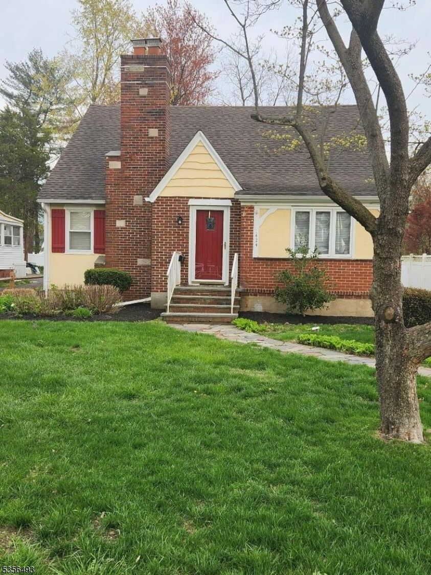 Property Photo: 1424 E Front St 2 NJ 07062