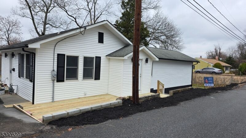 Property Photo:  43 Nakomis Path  NJ 07035 