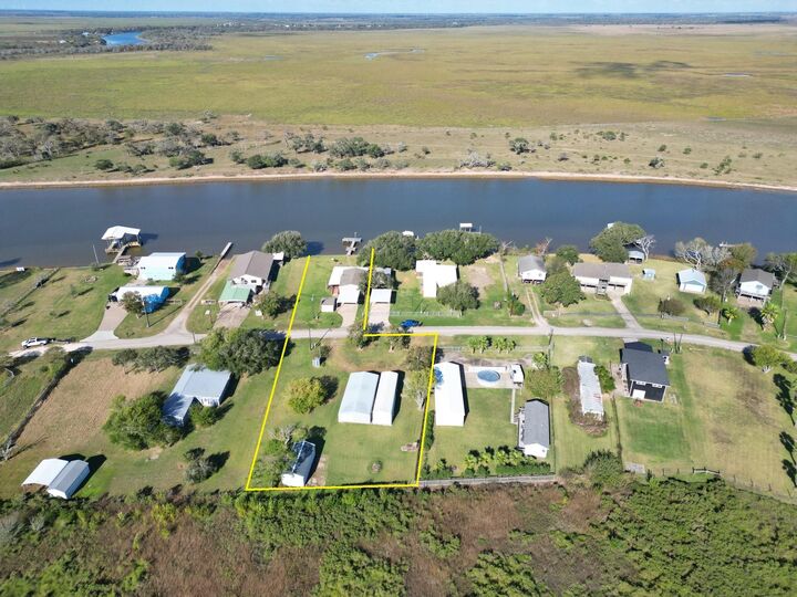 Property Photo:  5582 County Road 469  TX 77422 