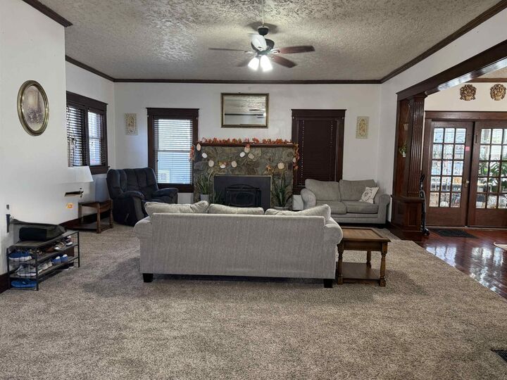 Property Photo:  908 W 5th St  NE 69101 