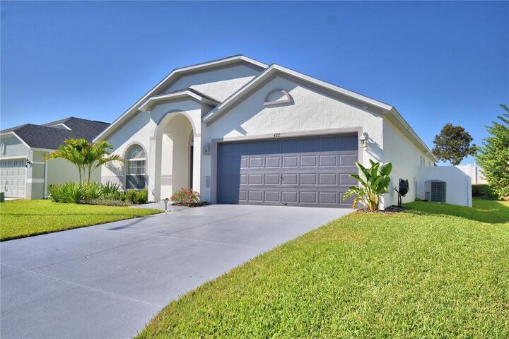 Property Photo:  422 Delancey Drive  FL 33837 