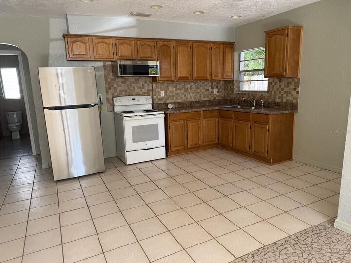 Property Photo:  34 Read Street  FL 34689 