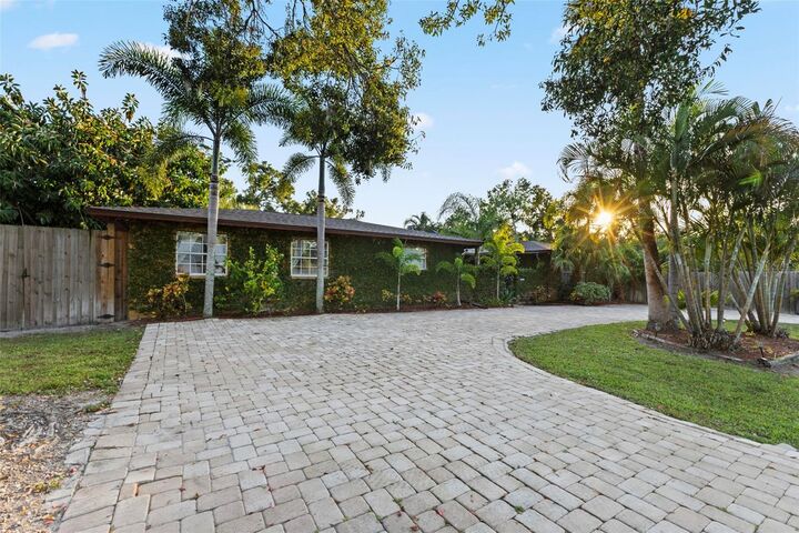 4301 S Lockwood Ridge Road  Sarasota FL 34231 photo