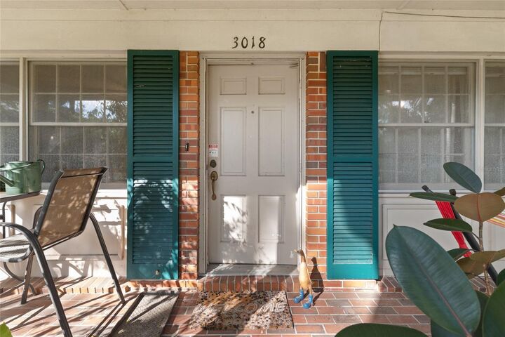 Property Photo:  3018 NW 2nd Avenue  FL 32607 