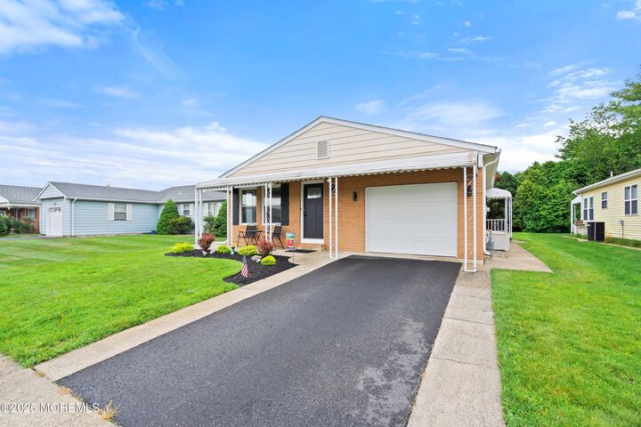 Property Photo:  9 Zapata Court  NJ 08757 