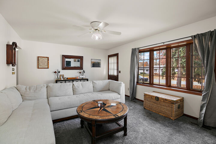 Property Photo:  1611 Quail Drive  IL 60964 