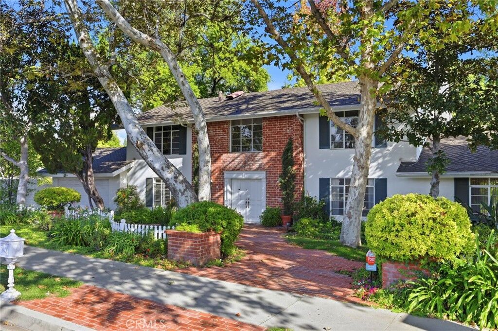 Property Photo:  9830 Vanalden  CA 91324 