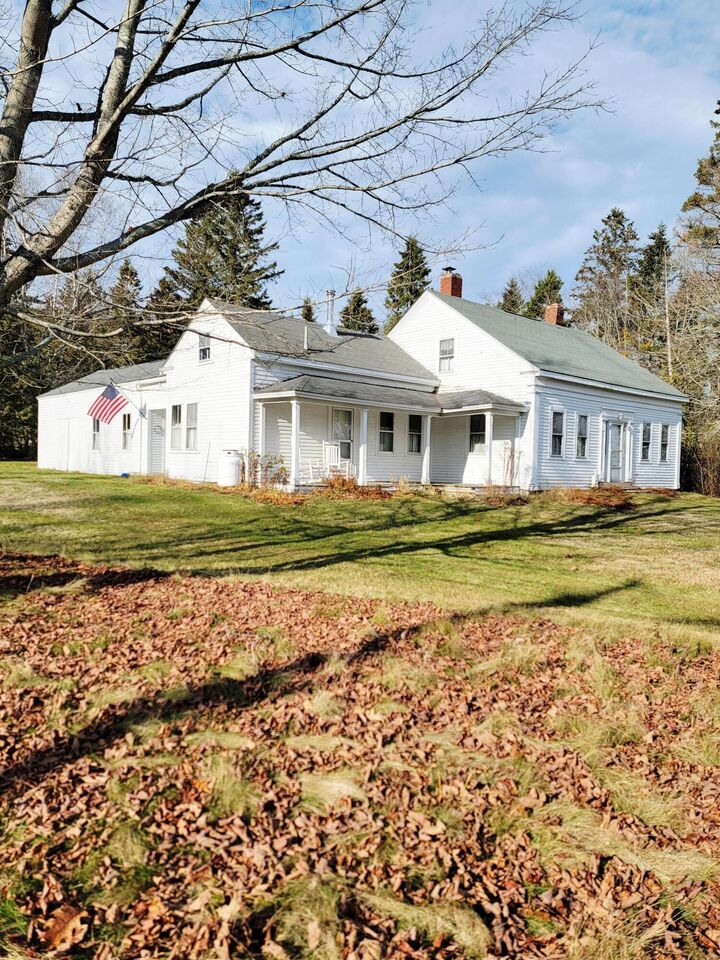 Property Photo: 563 Eastside Road ME 04640