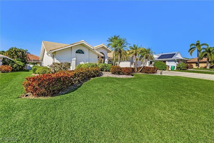 Property Photo:  2822 SE 22nd Place  FL 33904 