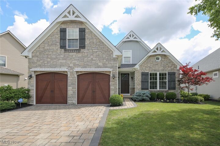 4233 Queens Gate  Avon OH 44011 photo