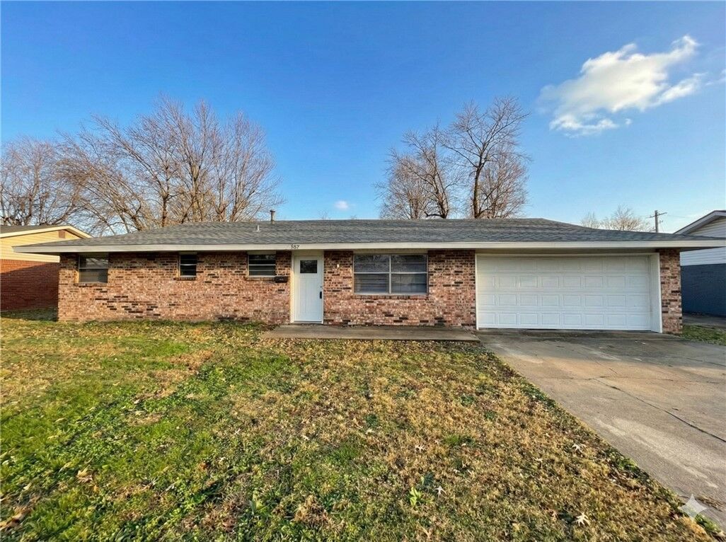 Property Photo: 2107 Patti Avenue AR 72762