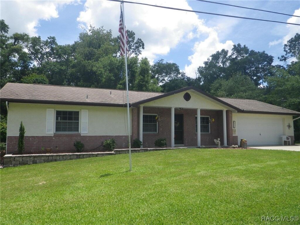 Property Photo: 6036 E Waverly Street FL 34452