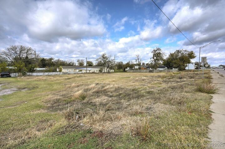 Property Photo:  904 N 9th Street  OK 74066 