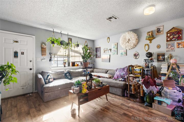 Property Photo: 687 E 142nd Place OK 74033