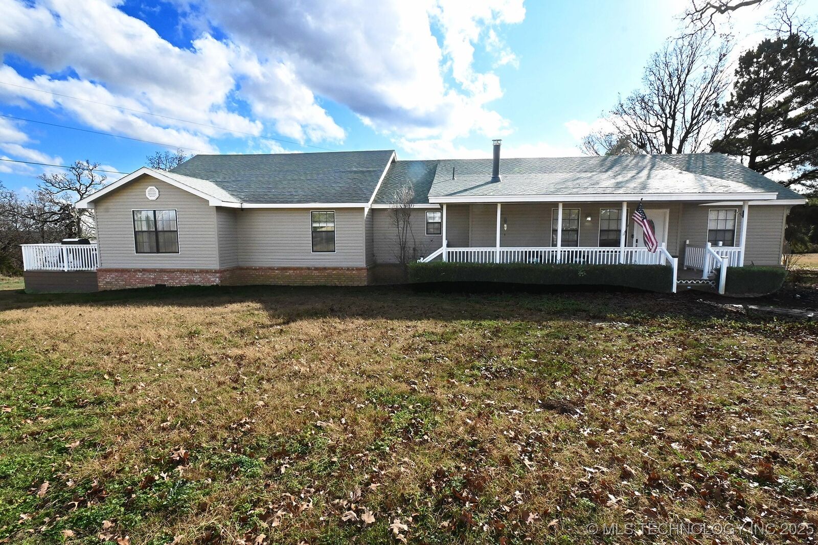 Property Photo:  106219 S 4757 Road  OK 74948 
