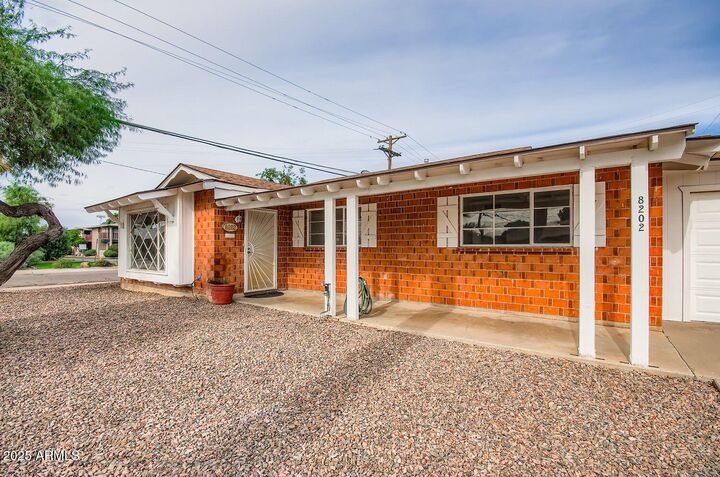 Property Photo: 8202 E Montecito Avenue AZ 85251