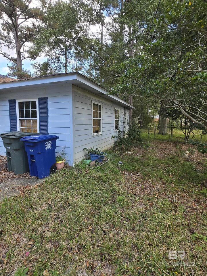Property Photo:  1820 N Cedar Street  AL 36535 