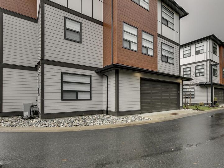Property Photo:  32970 Tunbridge Avenue 27  BC V2V 0K9 