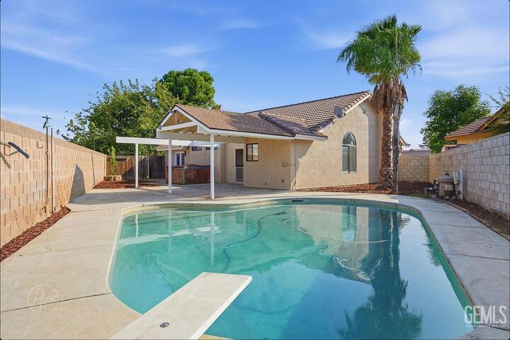 Property Photo: 6903 Vanilla Court CA 93313