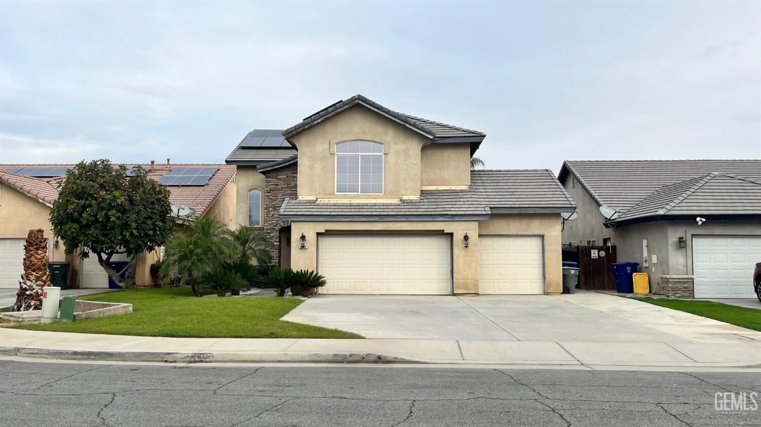 Property Photo:  2904 Granite Ridge Place  CA 93313 