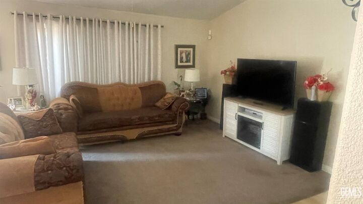 Property Photo: 7803 Quest CA 93307
