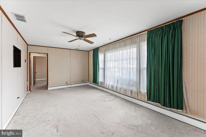 Property Photo: 2410 Hammond Place DE 19808