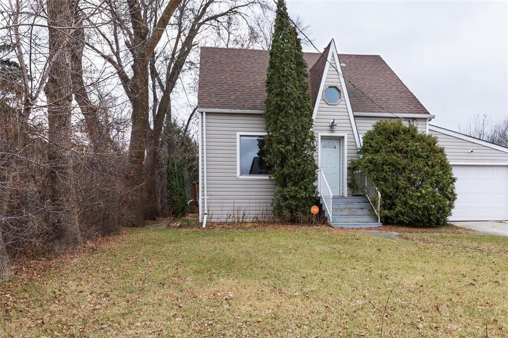 Property Photo: 112 First Street MB R5G 2B5