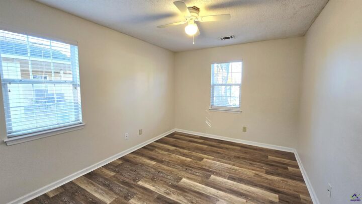 Property Photo:  310 Orchard Way  GA 31088 