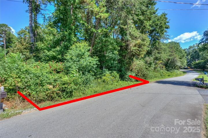 Property Photo:  6960 Navajo Trail  NC 28673 