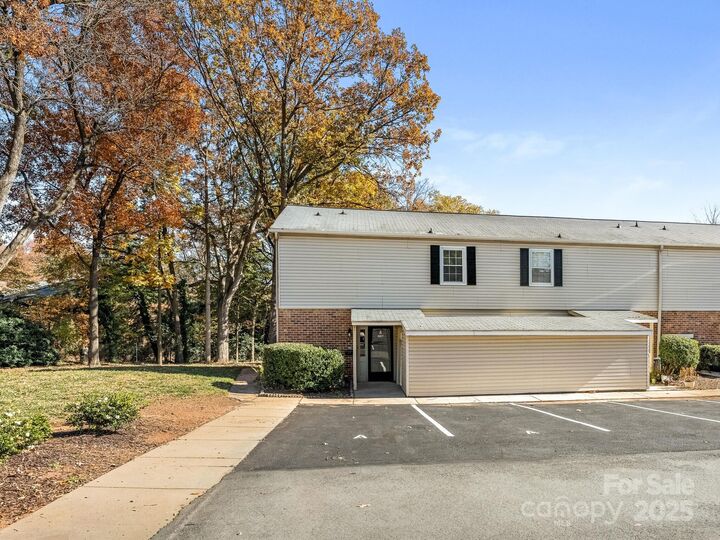 5917 Quail Hollow Road A  Charlotte NC 28210 photo