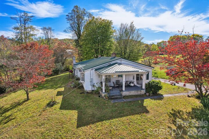 Property Photo:  400 Will Hyatt Road  NC 28786 